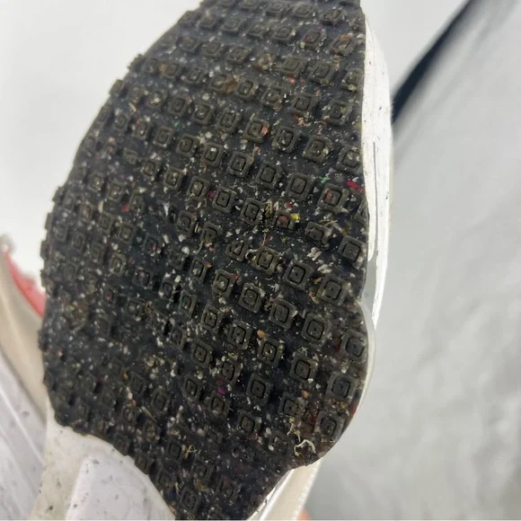 Nike Air-Zoom-Type Crater Beige and Coral Sneakers - Picture 10 of 16